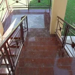 Gạch lát cầu thang ngoài trời chống trơn