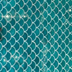 Gạch mosaic vảy cá xanh lá cây thi công