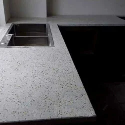 Đá hoa cương trắng ốp bồn rửa bát