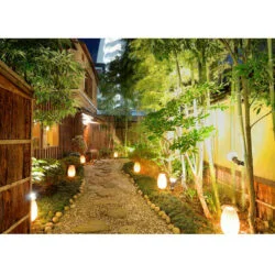 Thiết kế tiểu cảnh sân vườn với trúc Nhật, sỏi cuội