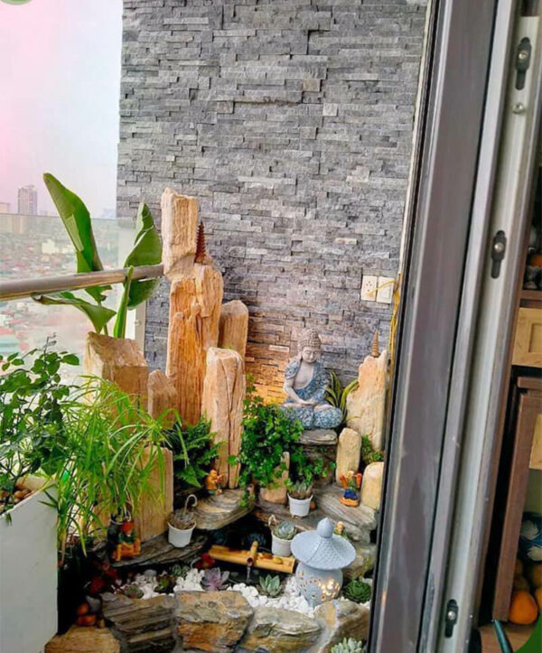 Tiểu cảnh ban công mini đơn giản là ý tưởng được nhiều gia chủ lựa chọn